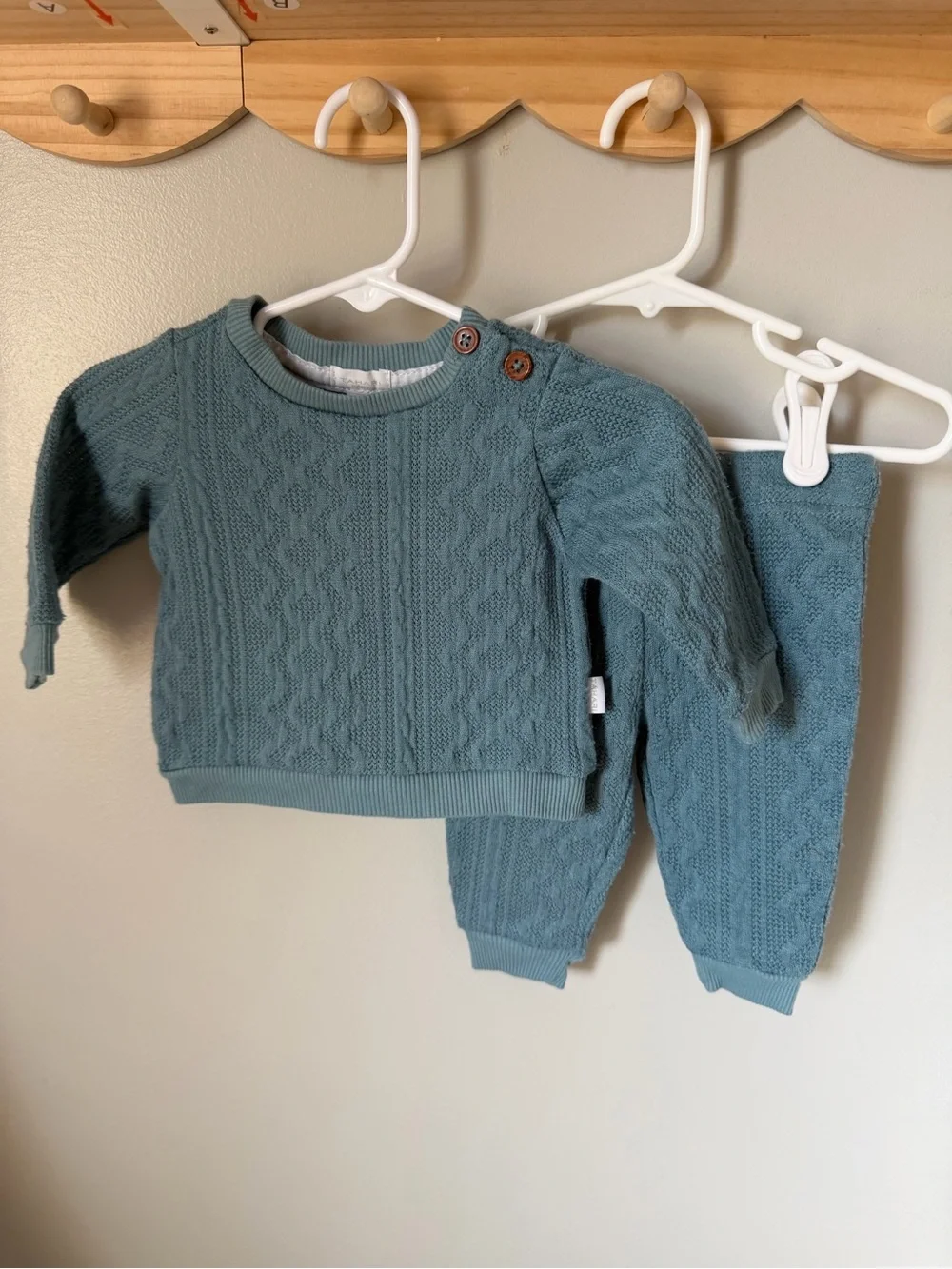 Tahari Baby Girls 0-3M Blue 2pc Cable Knit Sweater & Pants Set Buttons